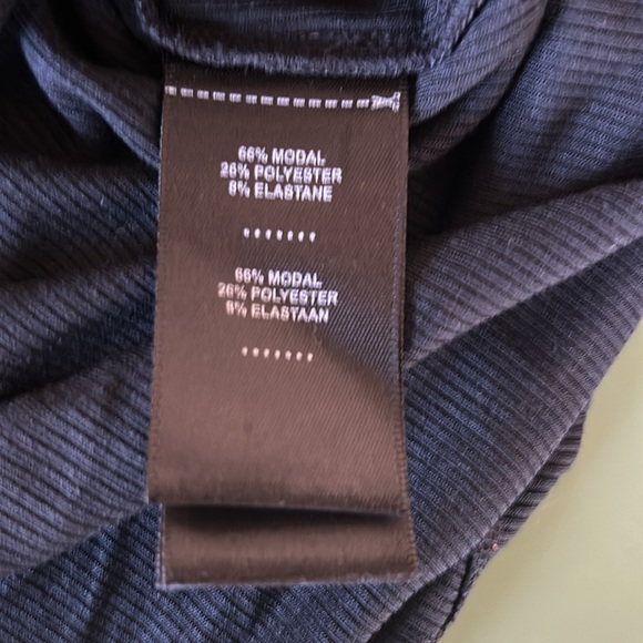 Women’s Harley Davidson Black Long sleeve V-Neck Top. Lightweight Size Small - Picture 8 of 8